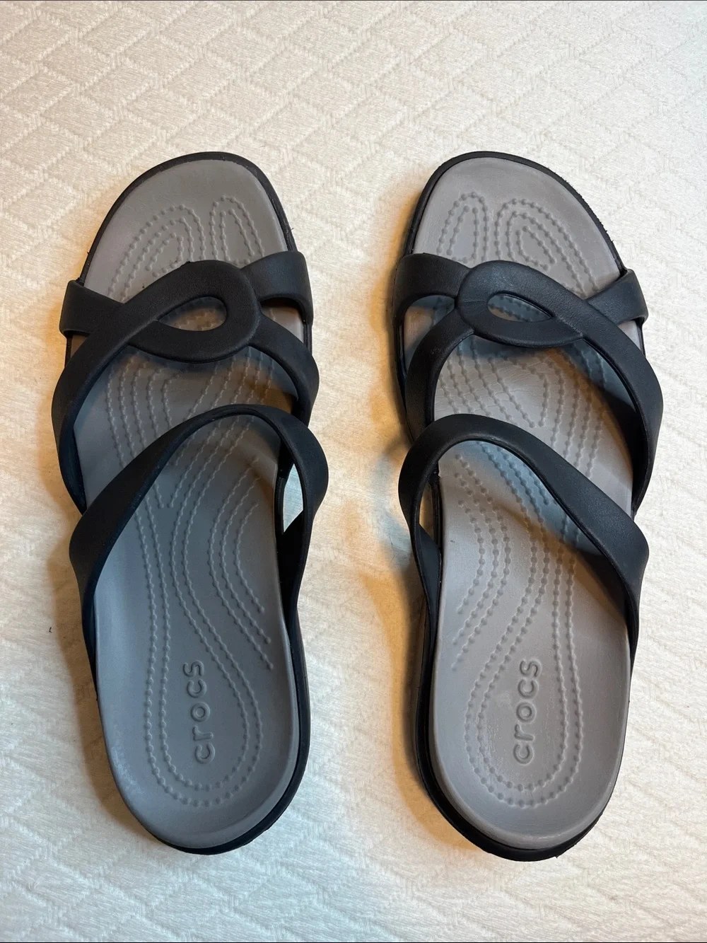 CROCS Women's Black & Gray Strappy Slide Sandals, w9 - Picture 4 of 5